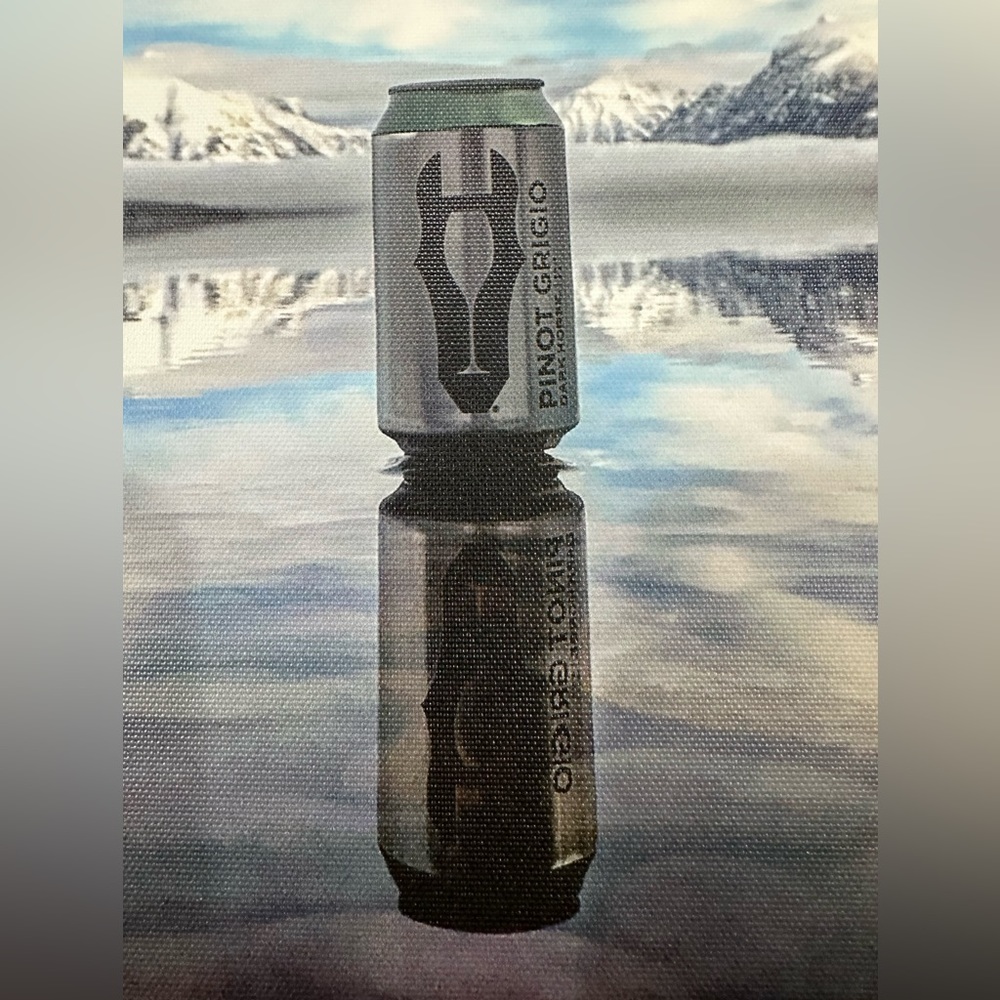 Dark Horse wine can reflection picture. 8x8
